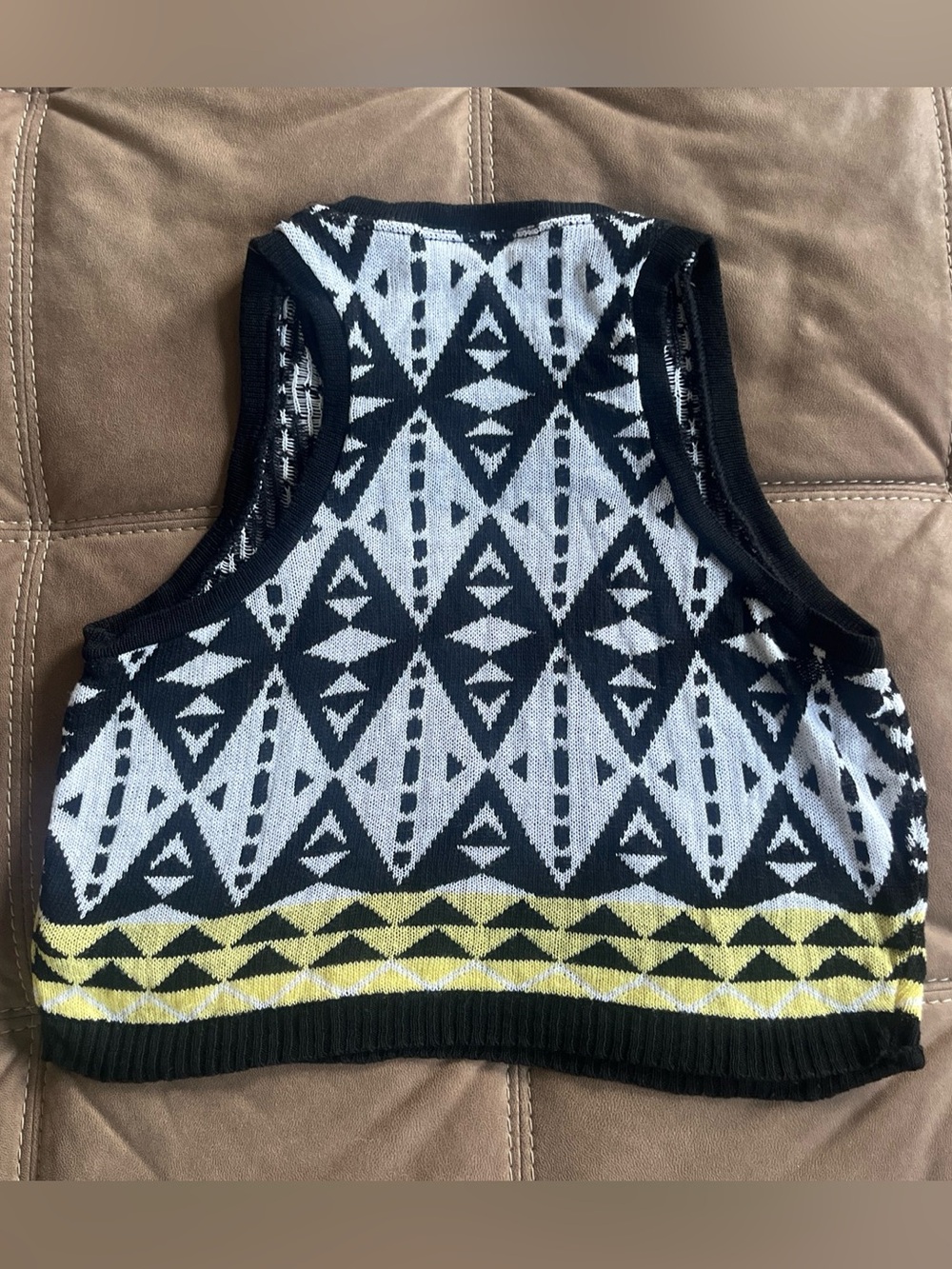 Derek Heart Black White and Yellow Geometric Knit Tank - Picture 3 of 4